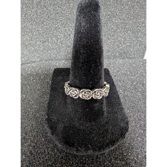 Jewelry - Wide Band Rose Wreath Ring - Size 8.5